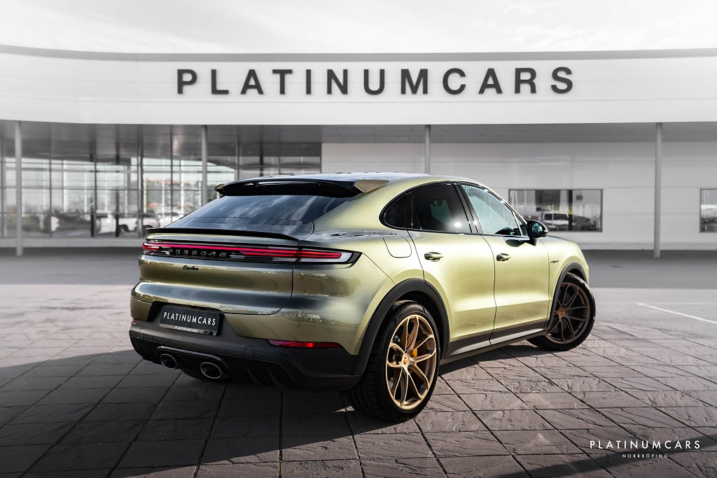 Porsche Cayenne Turbo GT E-hybrid Coupé 739hk / Sv.såld / PTS / LÅGA MIL