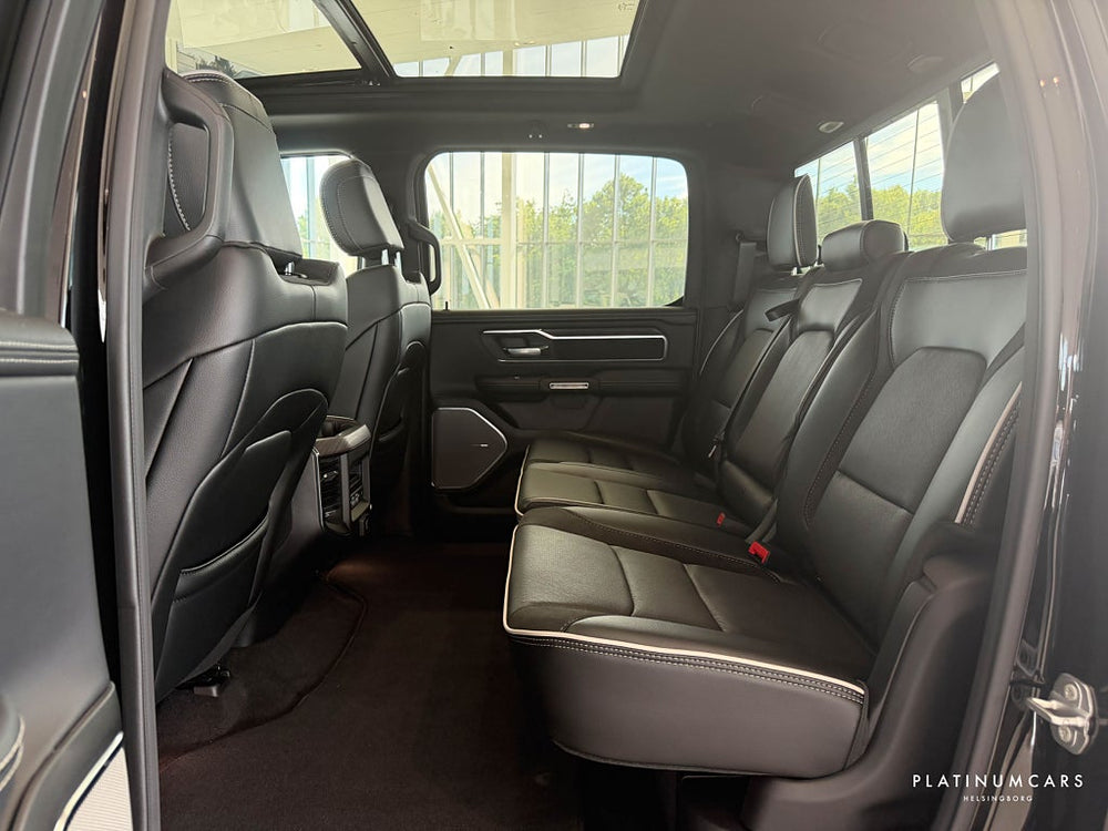 RAM 1500 Laramie Night Premium 2026 / NYA MOD/ LEASEBAR