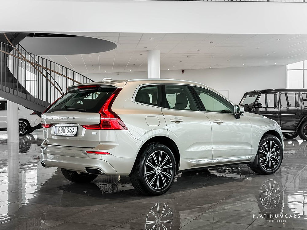 Volvo XC60 Recharge T6 AWD Momentum Advanced 341hk / Pano / VOC