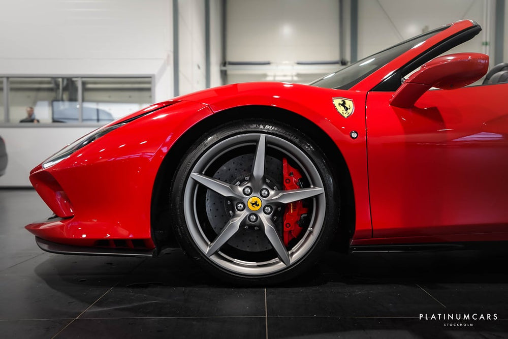Ferrari F8 Spider Spider 3.9 V8 DCT 720hk / Carbon / Titan