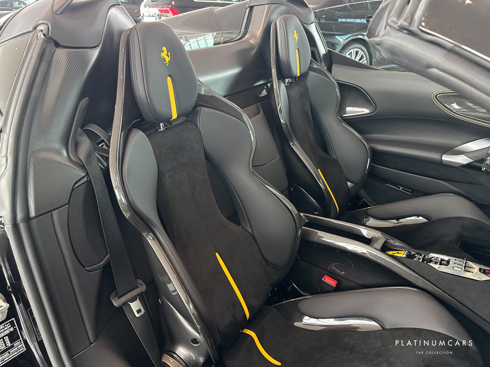 Ferrari SF90 Spider 1000hk / FIORANO / Sv.såld / LÅGA MIL