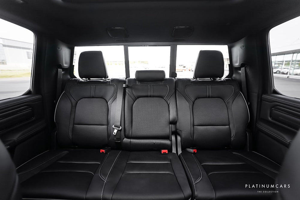 RAM 1500 Limited Night Rambox Tailgate V8 HEMI / LEASEBAR