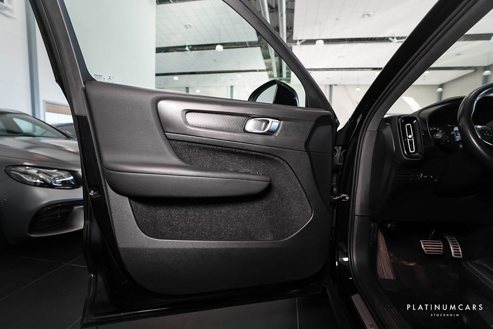 Volvo XC40 T5 Recharge R-Design / LEASEBAR / Värmare / Dragkrok