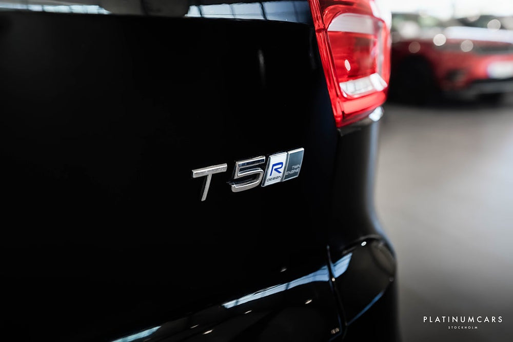 Volvo XC40 T5 Recharge R-Design / LEASEBAR / Värmare / Dragkrok