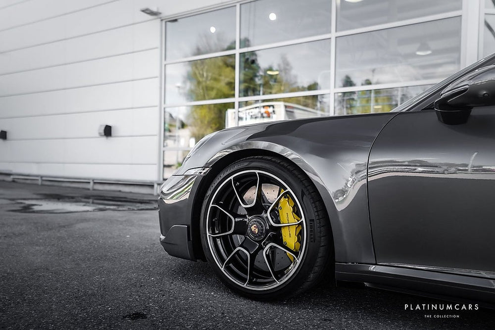 Porsche 911 Turbo S 650hk / SportDesign / Carbon / SE SPEC!
