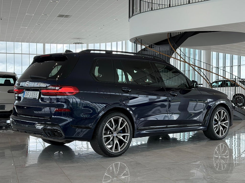 BMW X7 M50i xDrive 530hk / 7-sits / H&K / HUD / Night / Drag