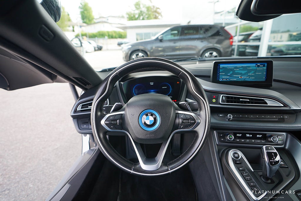 BMW i8 Coupé / Sv.Såld / Laser / H&K