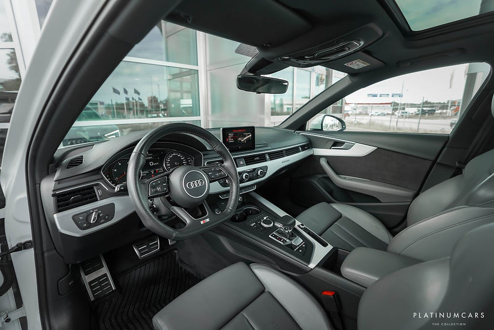 Audi A4 Avant 40 TDI Quattro S Line / Värmare / Drag / Pano