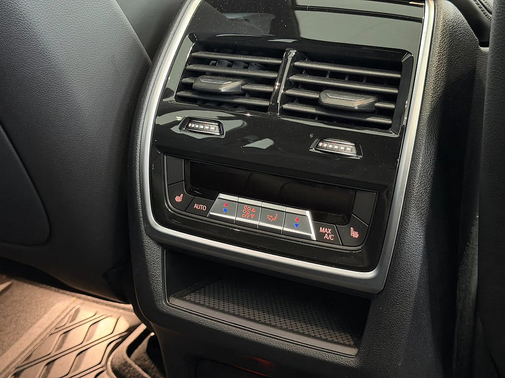 BMW X7 M50i xDrive 530hk / 7-sits / H&K / HUD / Night / Drag