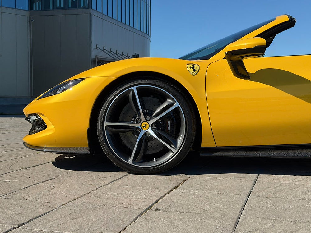 Ferrari 296 GTS 830hk / FULL CARBON / LIFT / SPECIALFÄRG