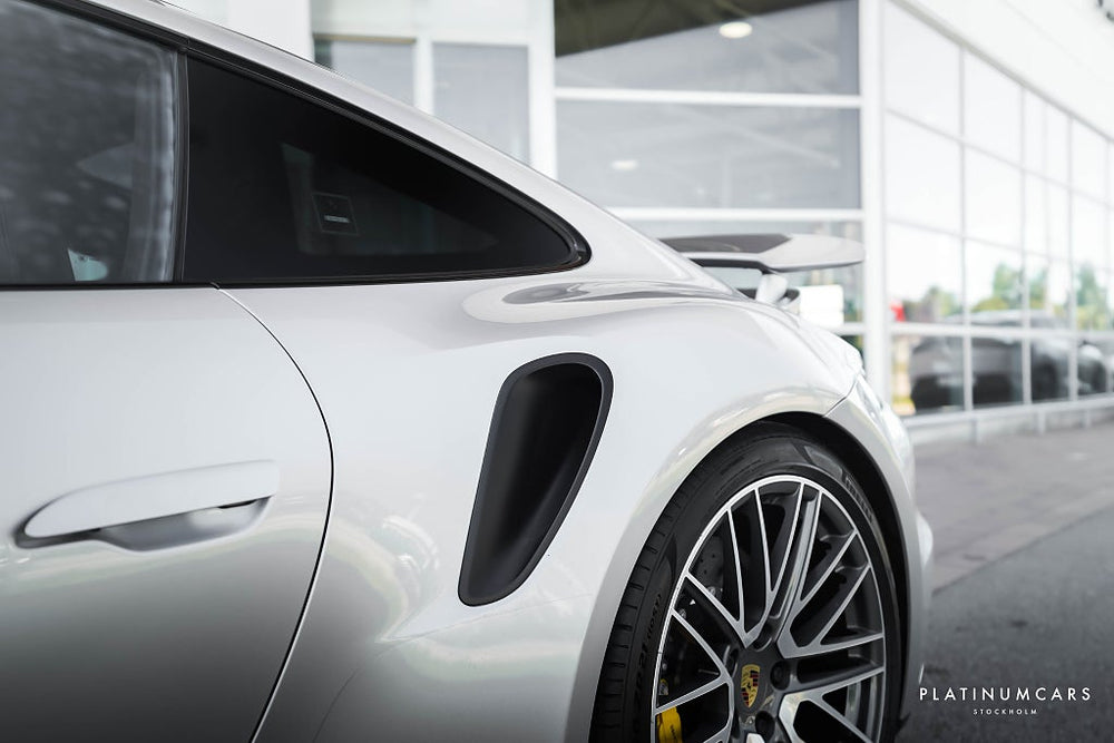 Porsche 911 992 Turbo S PDK 650 hk / Akrapovic / Taklucka / Sv.Såld
