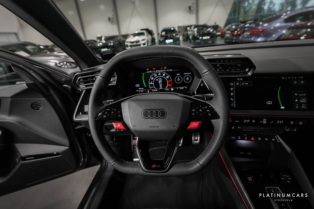 Audi RS3 Sportback 400hk 2026 / Kolfiber / Pano / RS Avgas