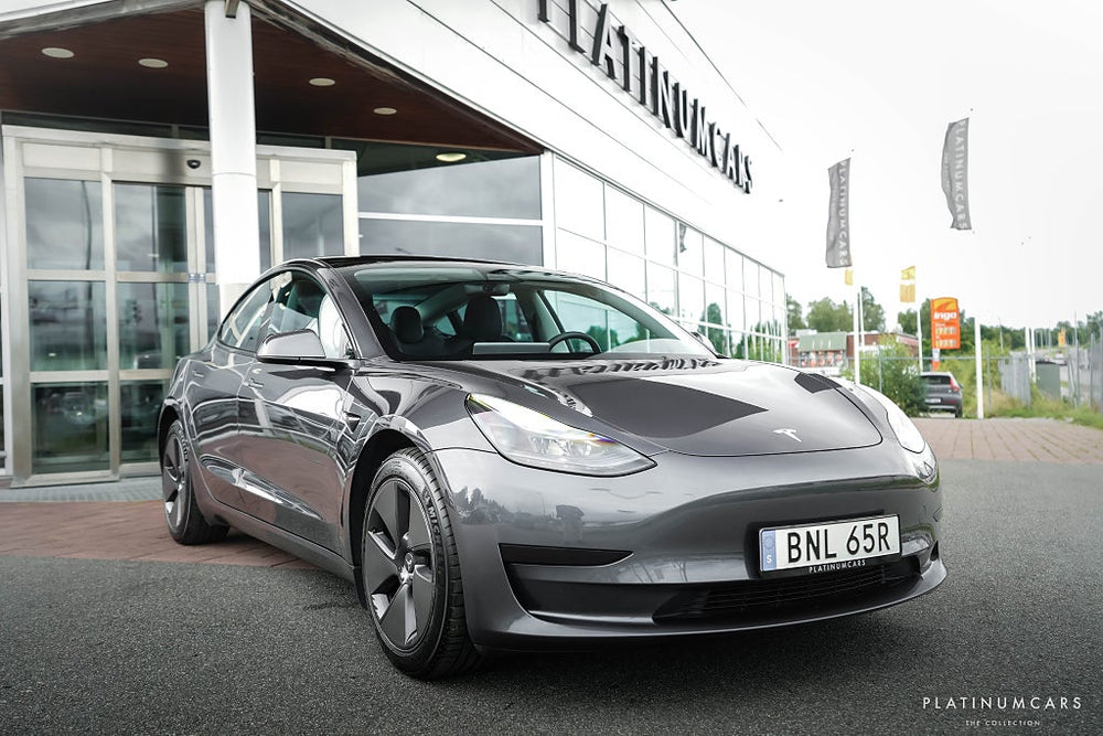 Tesla Model 3 Standard Range 2023 / LEASEBAR