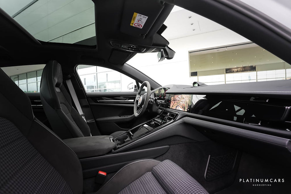 Porsche Panamera 4 E-Hybrid PDK 470hk 2024 / Pepita / Sv.såld