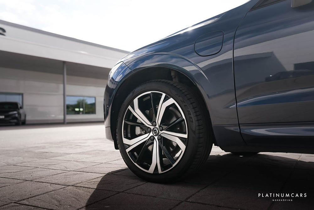 Volvo XC60 II Recharge T6 AWD Plus Dark Edition / LEASEBAR