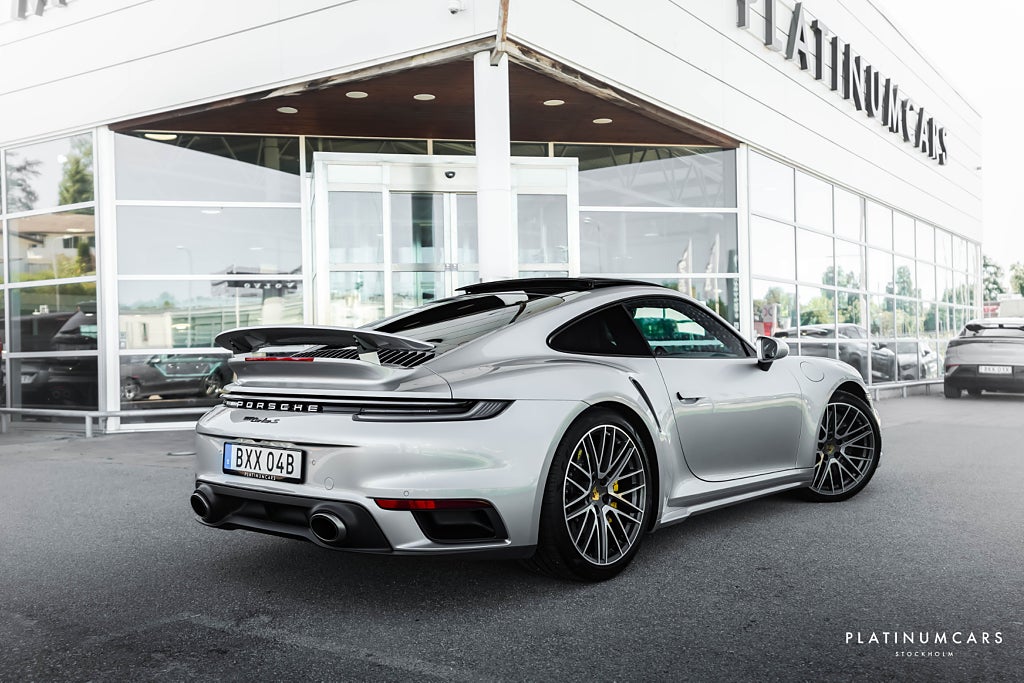 Porsche 911 992 Turbo S PDK 650 hk / Akrapovic / Taklucka / Sv.Såld