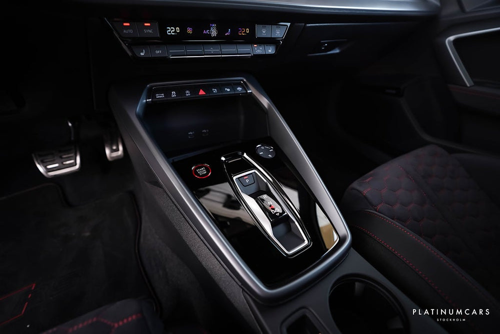 Audi RS3 Sedan Q 400hk 2025 / 14MIL / LEASEBAR / Skalstolar