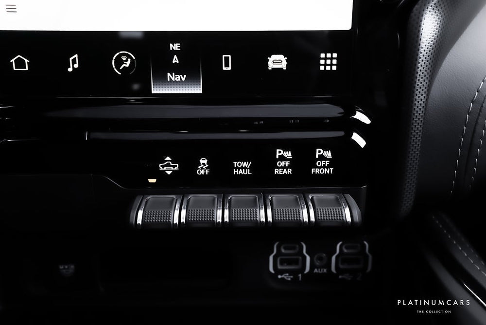 RAM 1500 Limited Night Rambox Tailgate V8 HEMI / LEASEBAR