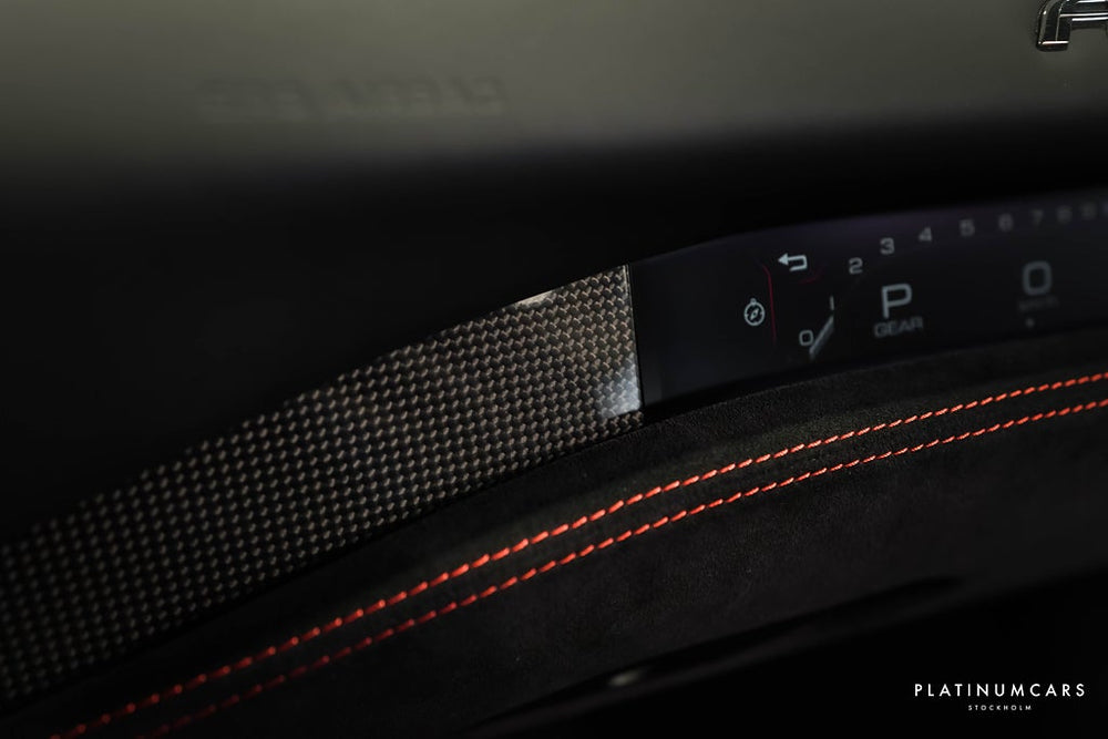 Ferrari F8 Spider Spider 3.9 V8 DCT 720hk / Carbon / Titan