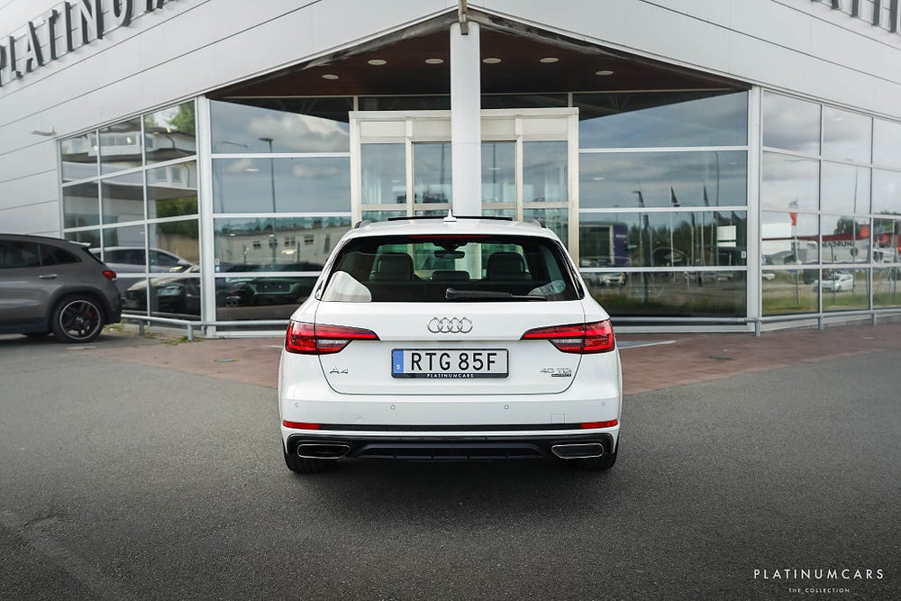 Audi A4 Avant 40 TDI Quattro S Line / Värmare / Drag / Pano