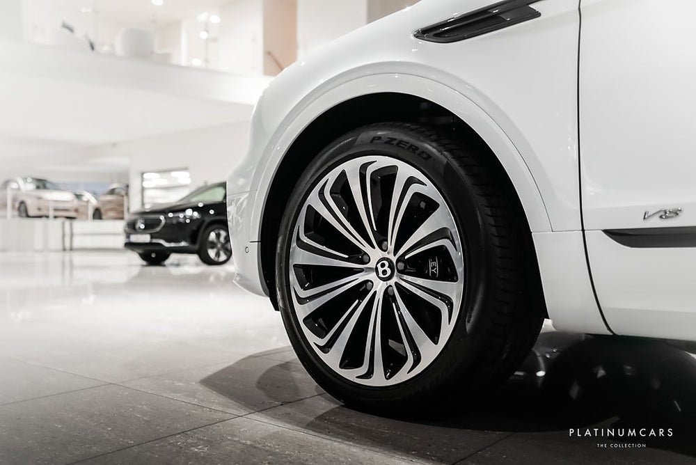 Bentley Bentayga V8 First Edition / Blackline / Mulliner