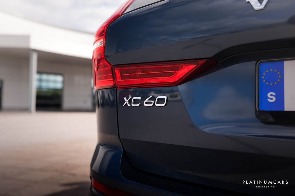 Volvo XC60 II Recharge T6 AWD Plus Dark Edition / LEASEBAR