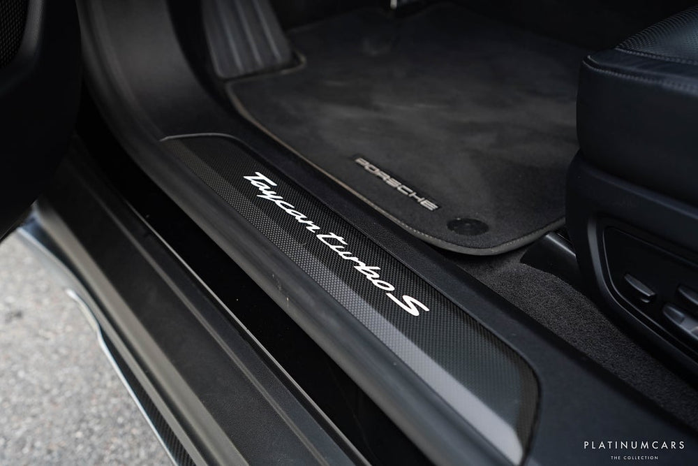 Porsche Taycan Turbo S Cross Turismo 761hk / 18-vägs / Kolfiber