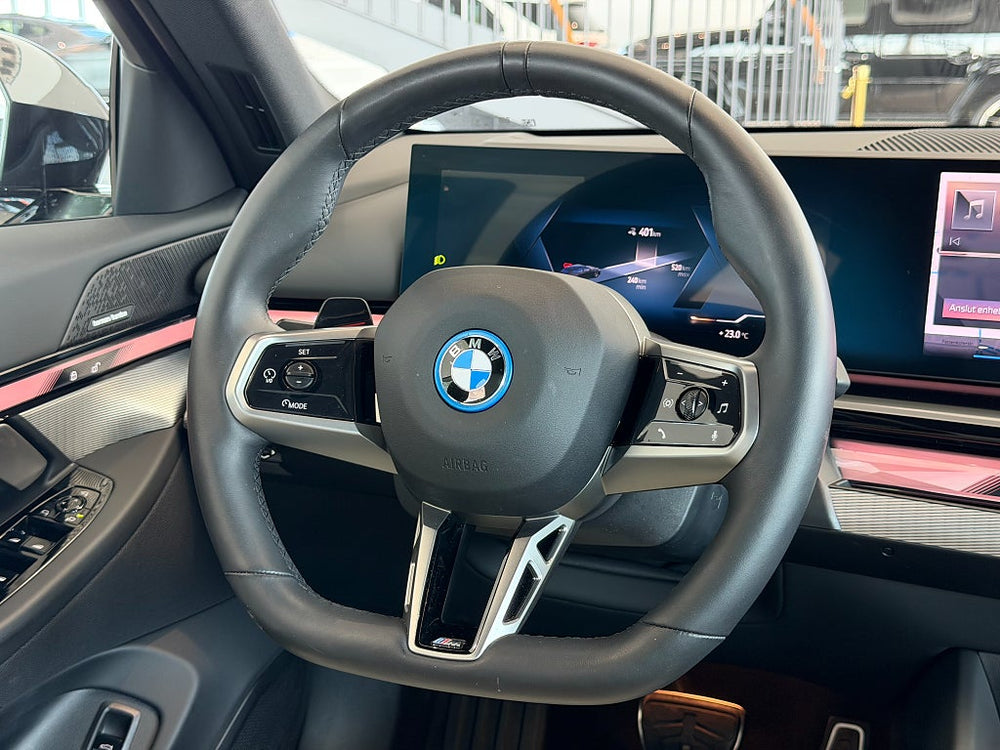 BMW i5 eDrive40 Touring M Sport 340hk / Connected Prof / H&K