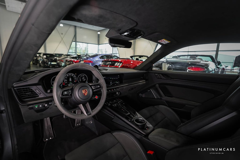 Porsche 911 Carrera 4 GTS 992.2 4 GTS 541hk / SportDesign Carbon / SE SPEC!