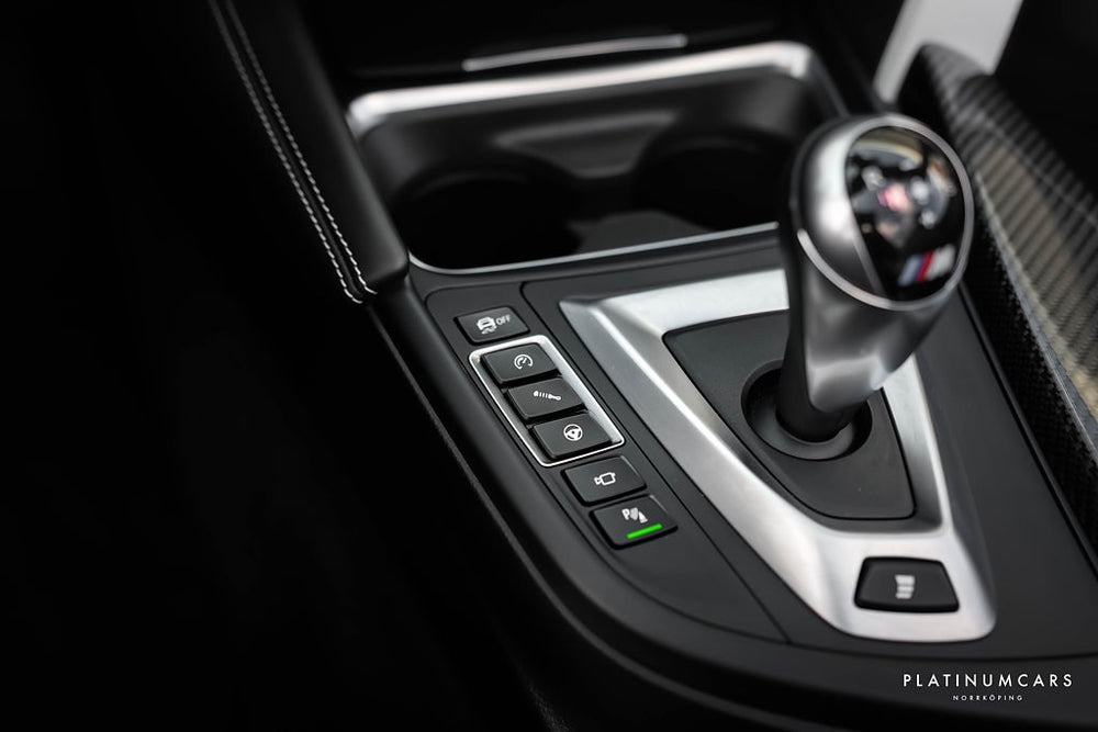 BMW M4 Competition Cab 450hk / Låga mil / Kolfiber / H&K