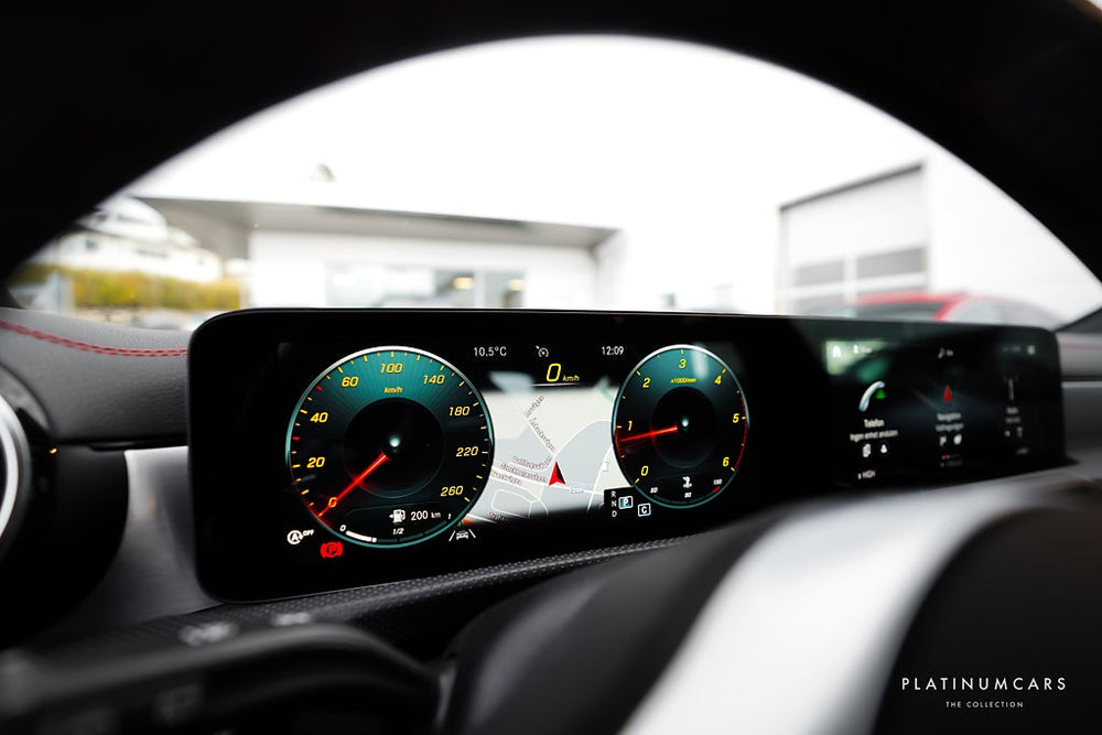 Mercedes-Benz CLA 200 d AMG Shooting Brake / Pano / Drag