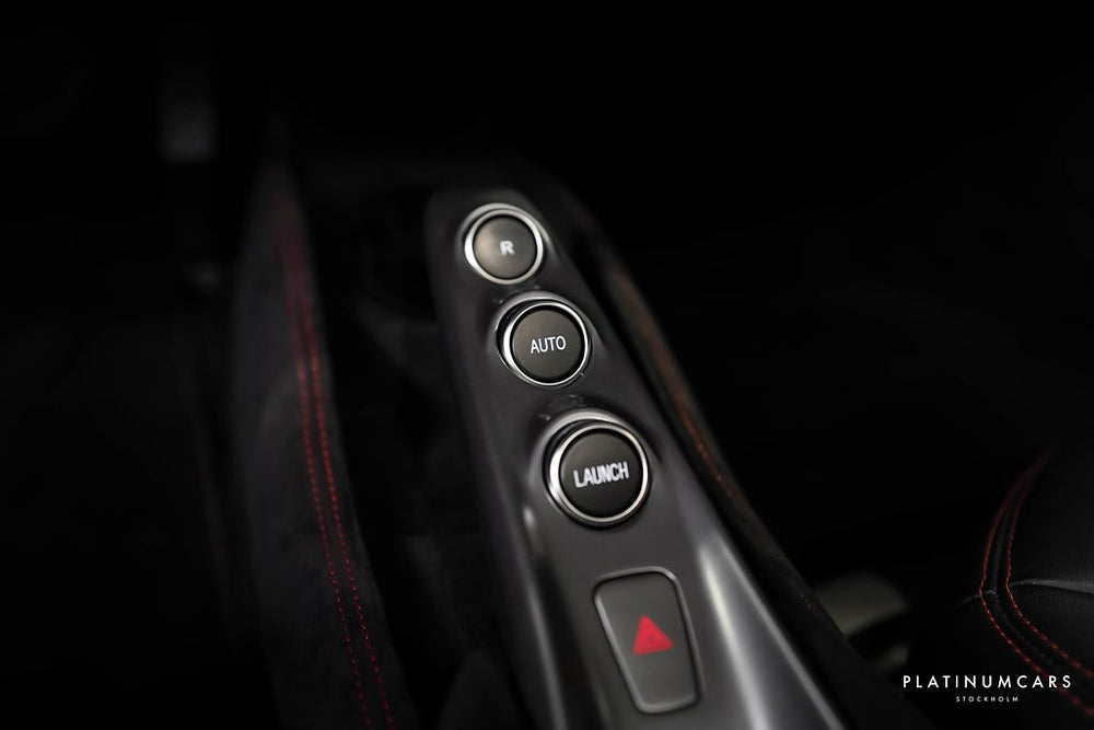 Ferrari F8 Spider Spider 3.9 V8 DCT 720hk / Carbon / Titan