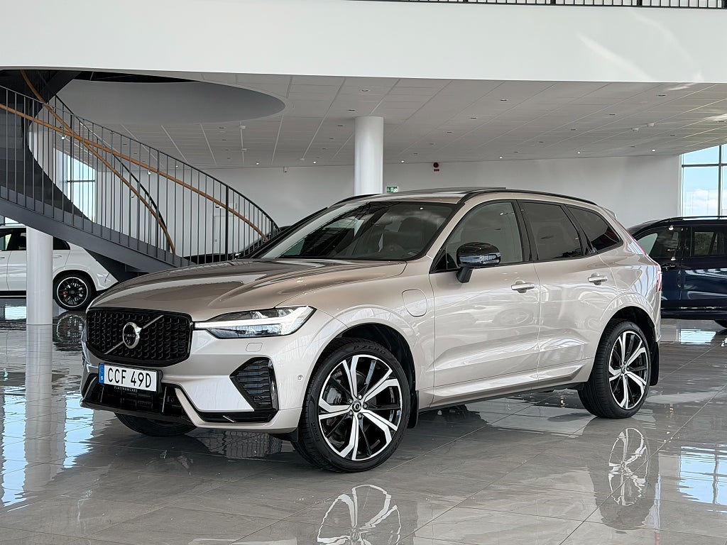 Volvo XC60 T6 Plug-In AWD 350hk / ULTRA DARK / Luftfjädring / B&W