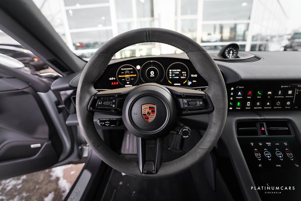 Porsche Taycan 4S Performance / BOSE / 18-vägs / Pano / SE SPEC