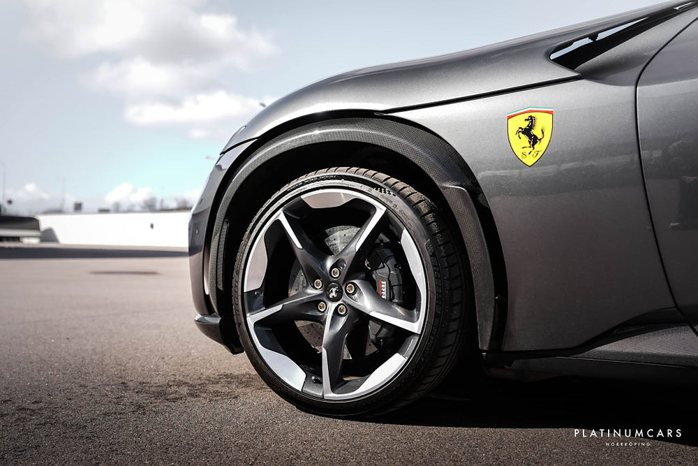 Ferrari Purosangue 6.5 V12 725hk / Kolfiber / Massage / Pano / LEDs