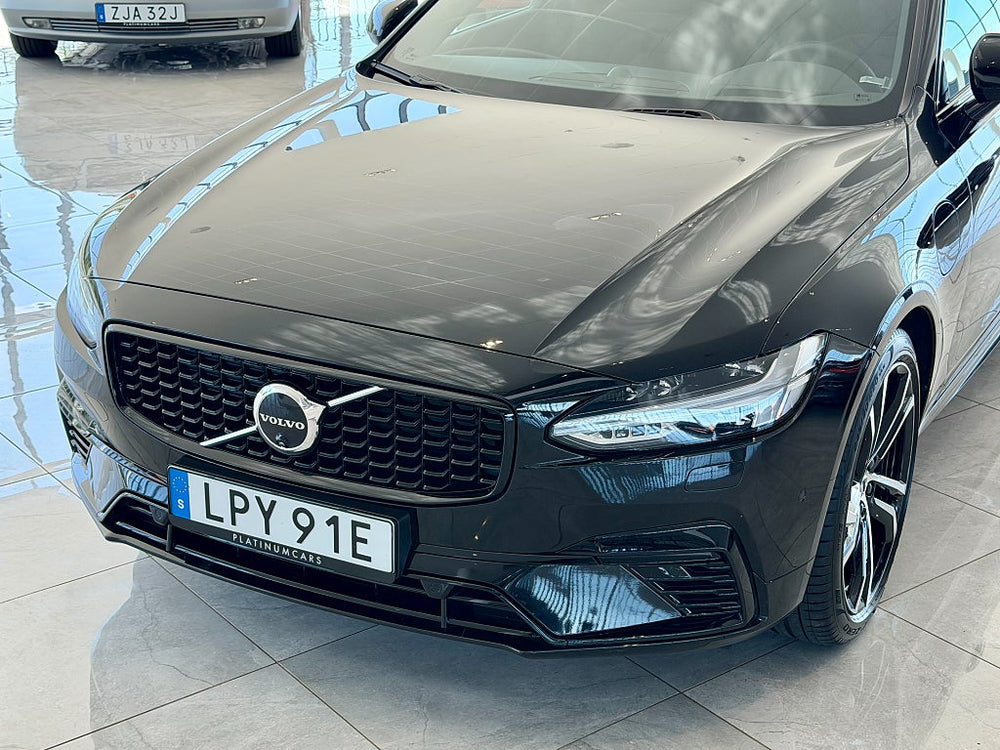 Volvo V90 T8 AWD 456hk / Ultra Dark / B&W / Luftfjädring / Pano