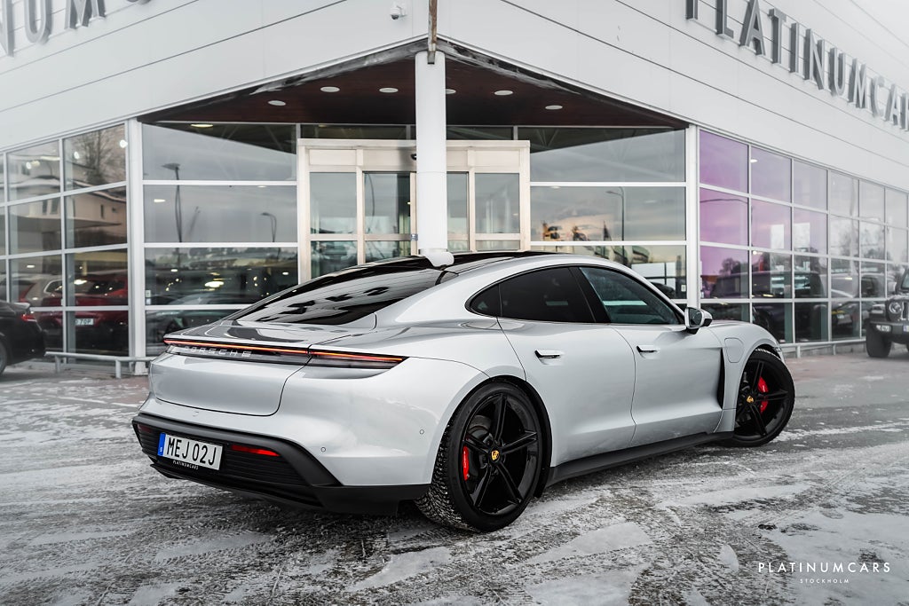 Porsche Taycan 4S Performance / BOSE / 18-vägs / Pano / SE SPEC