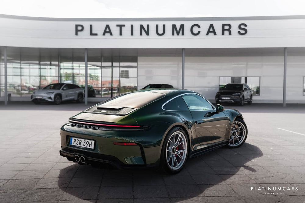 Porsche 911 992 GT3 Touring PDK 510hk 2026 / 100 mil / Sv.såld