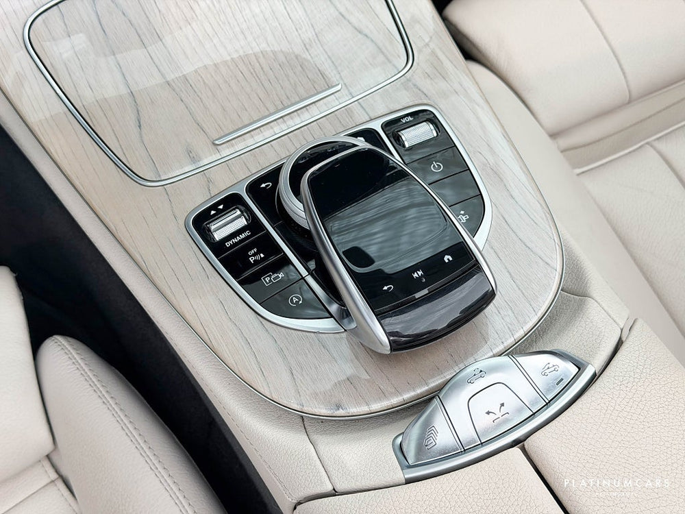 Mercedes-Benz E 300 Cab AMG 258hk / Night / Sv.såld / Massage