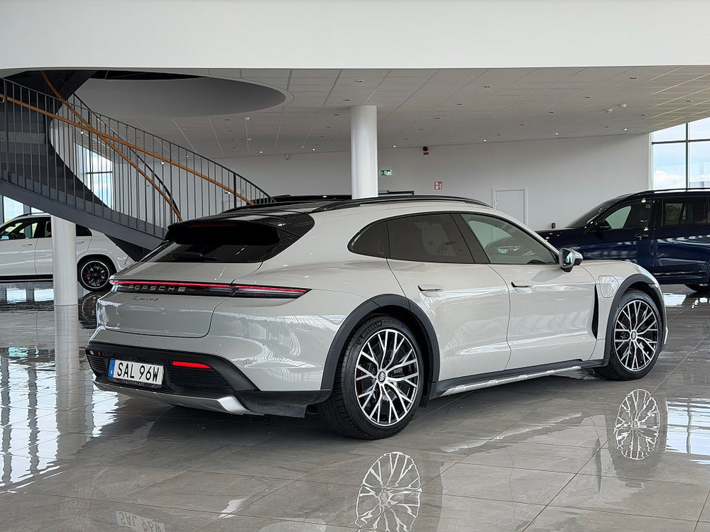 Porsche Taycan 4S Cross Turismo 571hk / LEASEBAR / Pano / BOSE