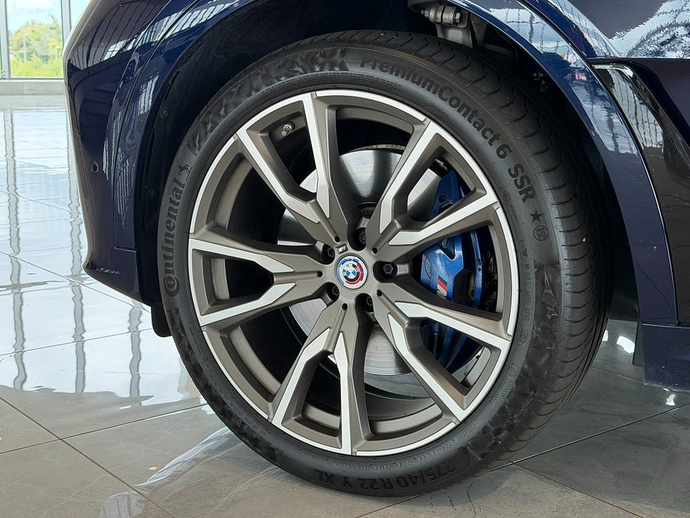 BMW X7 M50i xDrive 530hk / 7-sits / H&K / HUD / Night / Drag