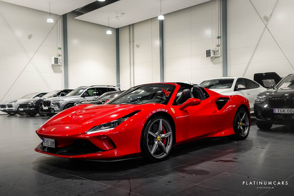 Ferrari F8 Spider Spider 3.9 V8 DCT 720hk / Carbon / Titan