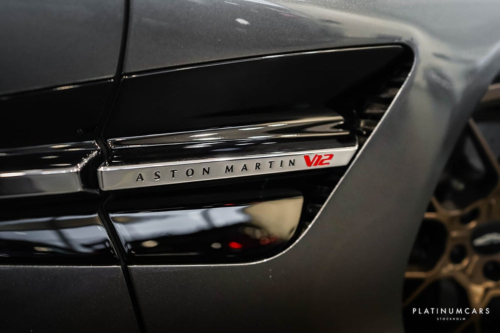 Aston Martin Vanquish Volante V12 835hk 2026