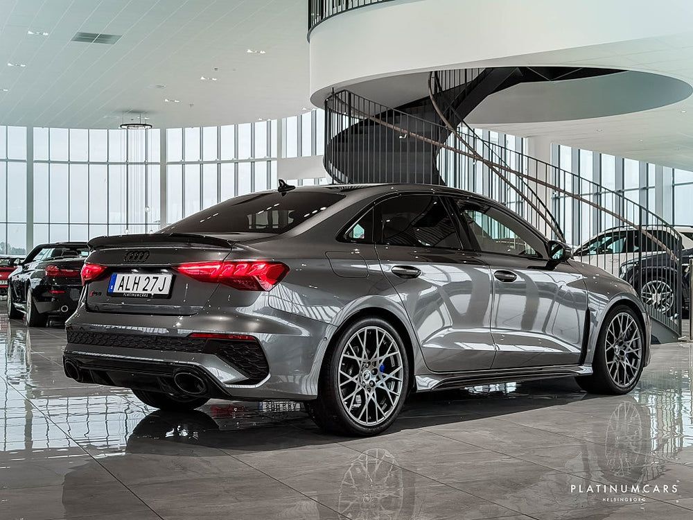 Audi RS3 Performance EDT Sedan 407hk / 1 av 300 / Sv.såld / SPEC