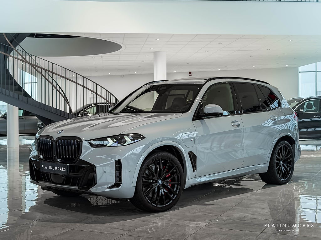 BMW X5 xDrive50e 490hk 2025 / M Sport Pro / Pano / H&K