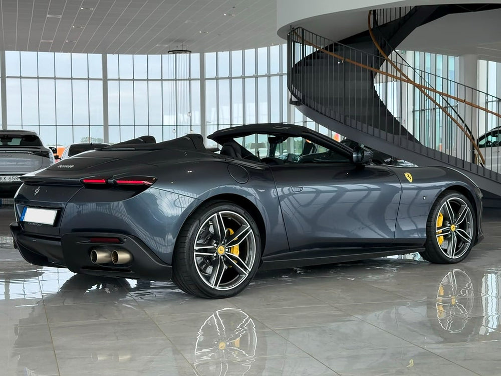 Ferrari Roma Spider V8 620hk / BluRoma