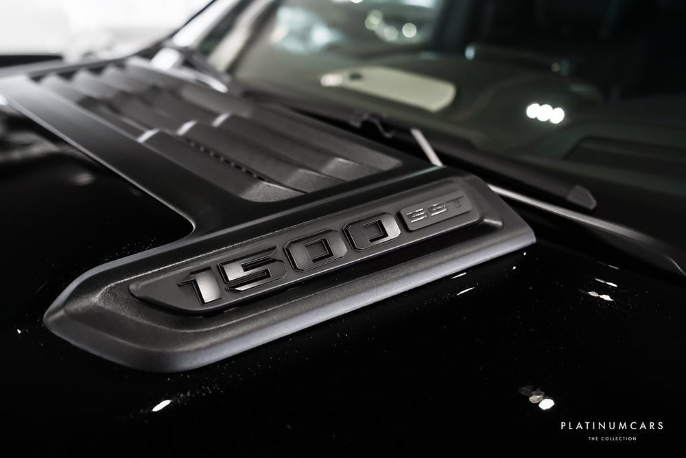 RAM 1500 Laramie Night Premium 2025 / NYA MOD/LEASEBAR