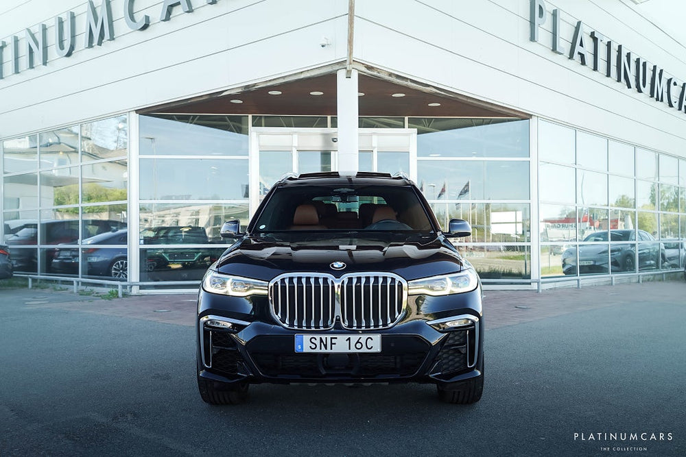 BMW X7 xDrive30d M Sport / Individual / B&W / Sky Lounge