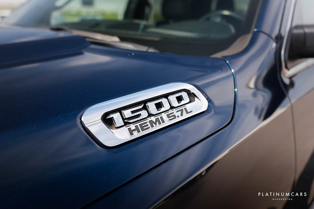 RAM 1500 Crew Cab 5.7 V8 HEMI Flex Fuel 4x4 / LEASEBAR