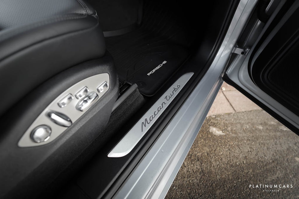 Porsche Macan Turbo PDK 440hk / Pano / Värmare / Sv.Såld